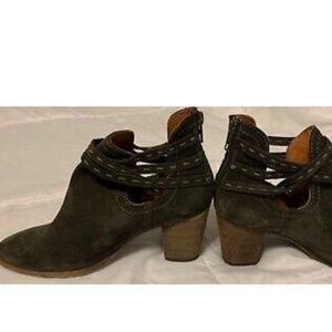 FRYE Back Zip Ankle Boots Suede Leather Women Size 8.